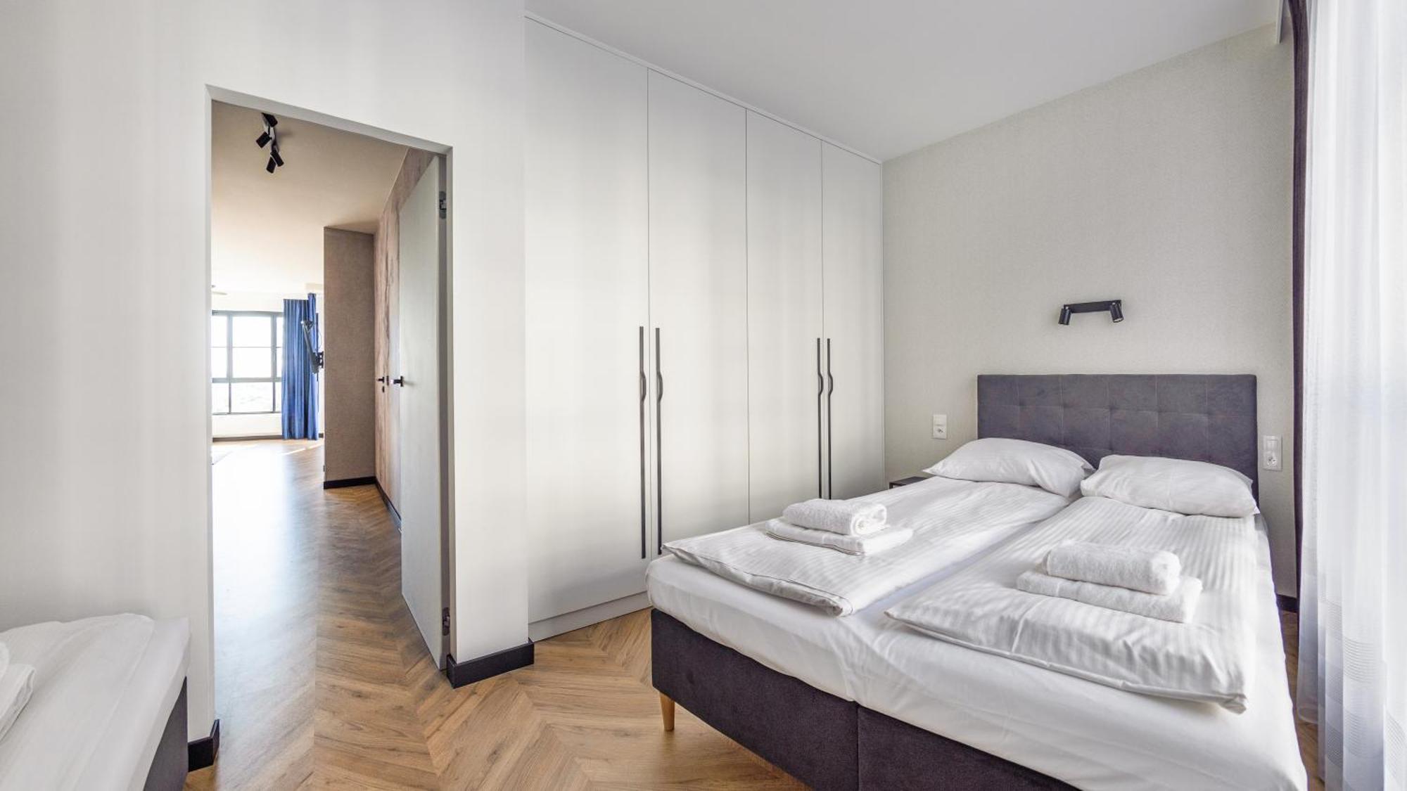 Flatbook - City Center Apartments Doki Living Gdańsk Zewnętrze zdjęcie